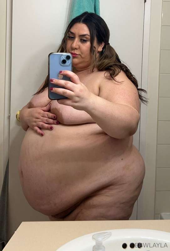 Nudes I just took tonight for you guys 👅 do you like my pig .. 11