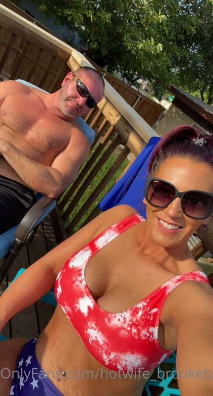 More pool days bc why not?! If it’s hot ima be in the pool!!.. 2