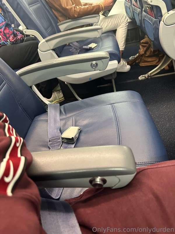 I love flying by myself ✈️ 5