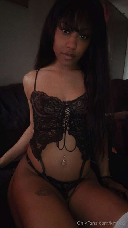 Hey daddies. Come and chat with me.  Tons of deals and speci..
