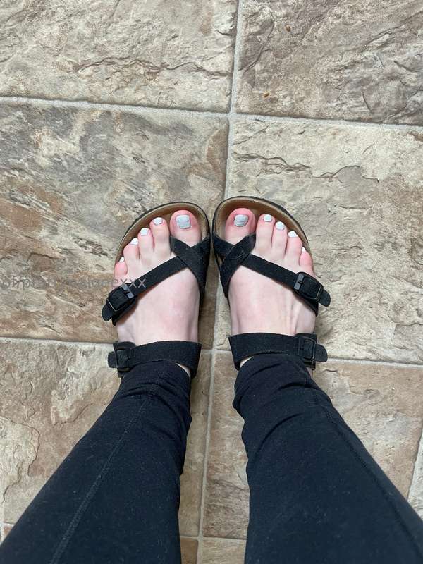Treat me to my next pedicure? 💓
