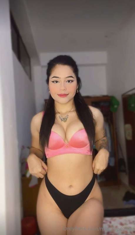 𝐅𝐑𝐄𝐄 𝐒𝐔𝐁𝐒𝐂𝐑𝐈𝐏𝐓𝐈𝐎𝐍 🤍@sophiasunshinex🤍She is my friend @sophia..
