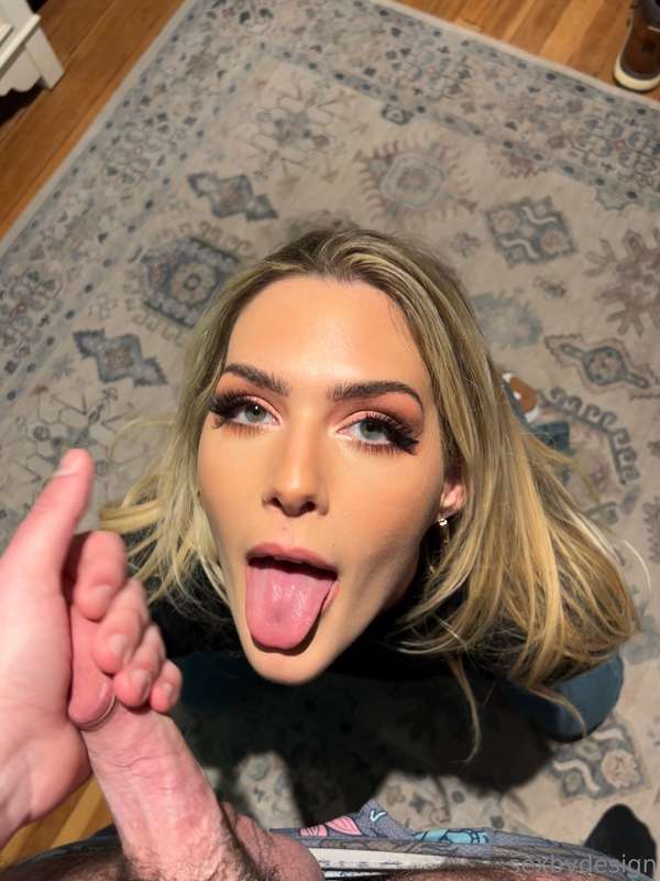 she’s happiest on her knees 👅  1