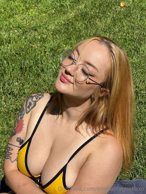 Sunbathe with me ☀