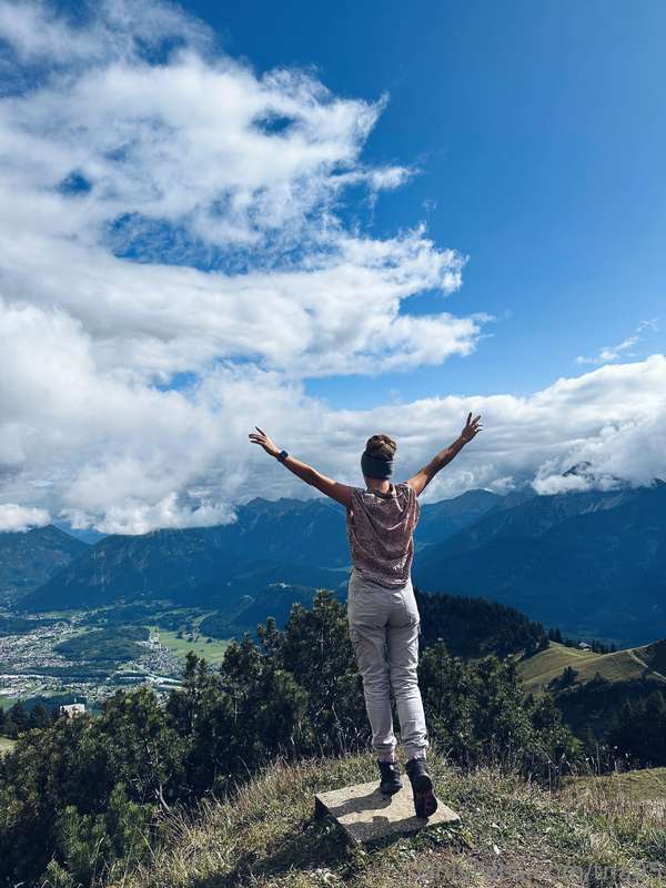 The view is incredible , I love it #austria #girlstrip #enjo..