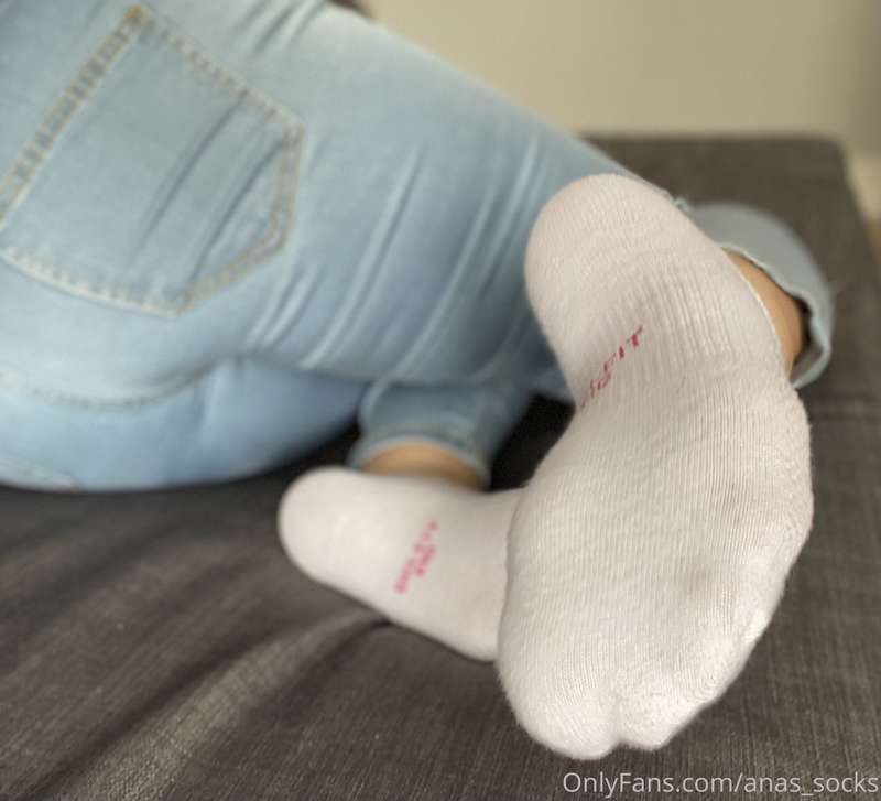 I peeled this socks of my feet for you to have a taste 👅 3