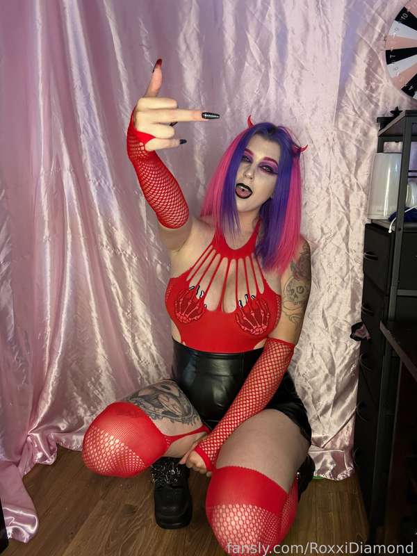 Roxxidiamond - Fansly - 06 Sep, 2024 6