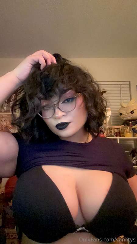 Can I be your personal cream dispenser??🥵😈