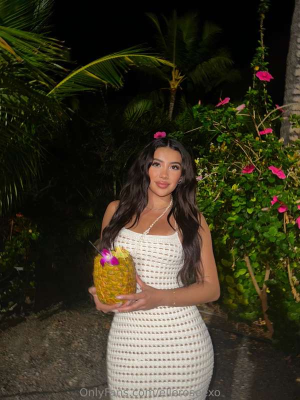 Juicy and sweet… just like me 😉🍍