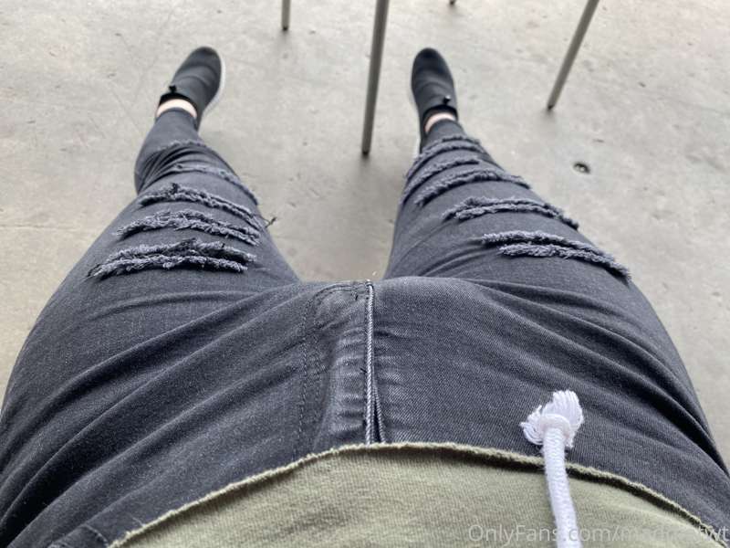 Thighs starting 2 get dummy thicc OwO
