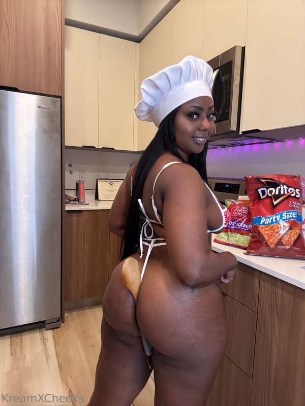 Can I cook 🧑‍🍳 for you daddy? 8