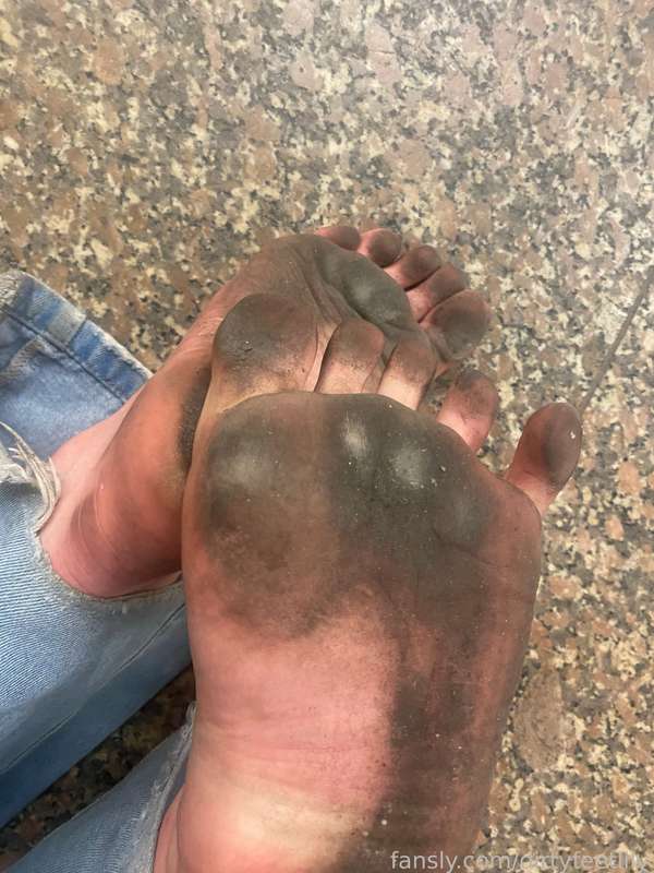 Dirtyfeetlily - Fansly - 19 Apr, 2025 4