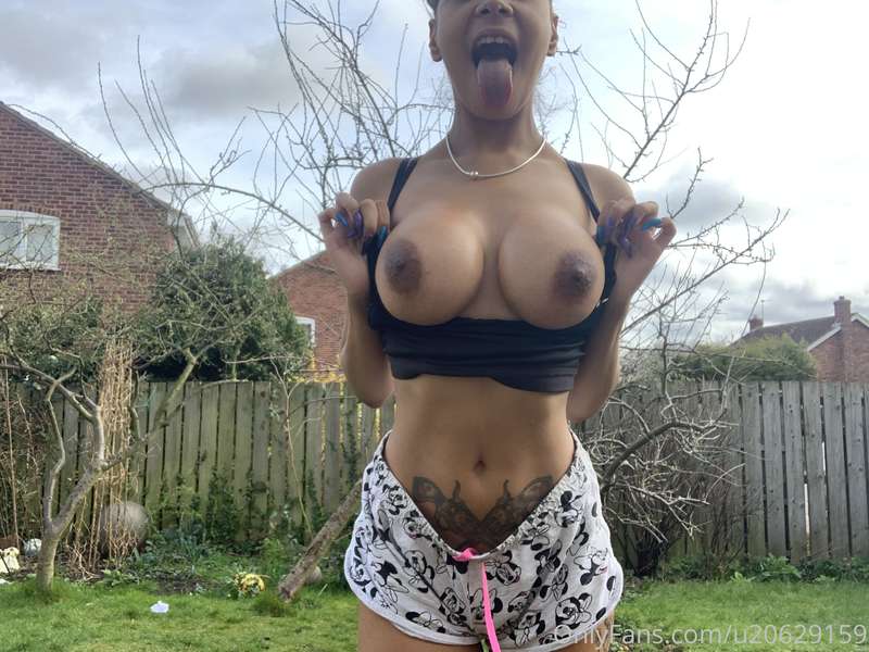 Yesterday I decided to go outside and get naked 😈