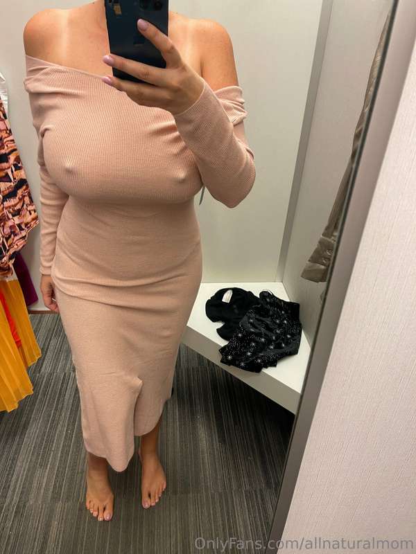 Random lunch break dressing room try on 😜 4