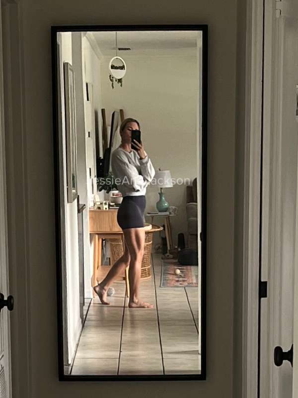 My quads were poppin’ this morning before we left for the gy.. 1
