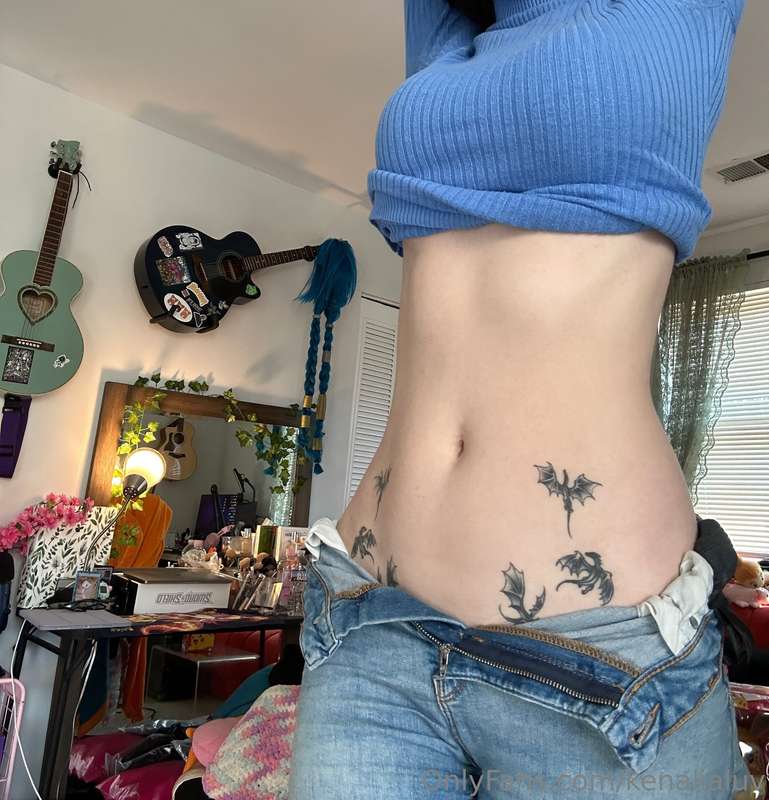 tummy tuesday? >,> 4