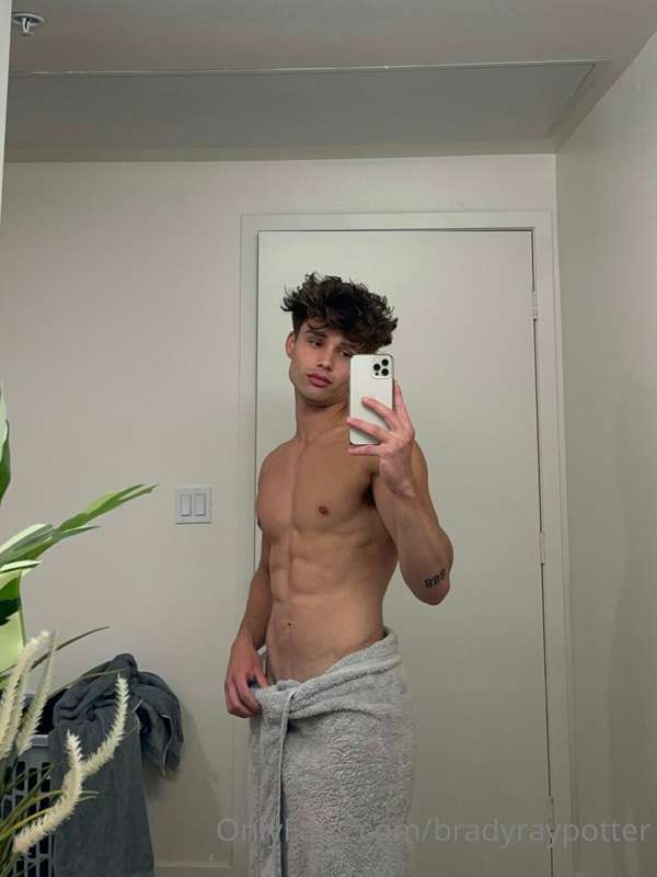 swipe to drop the towel ➡️ 🙊