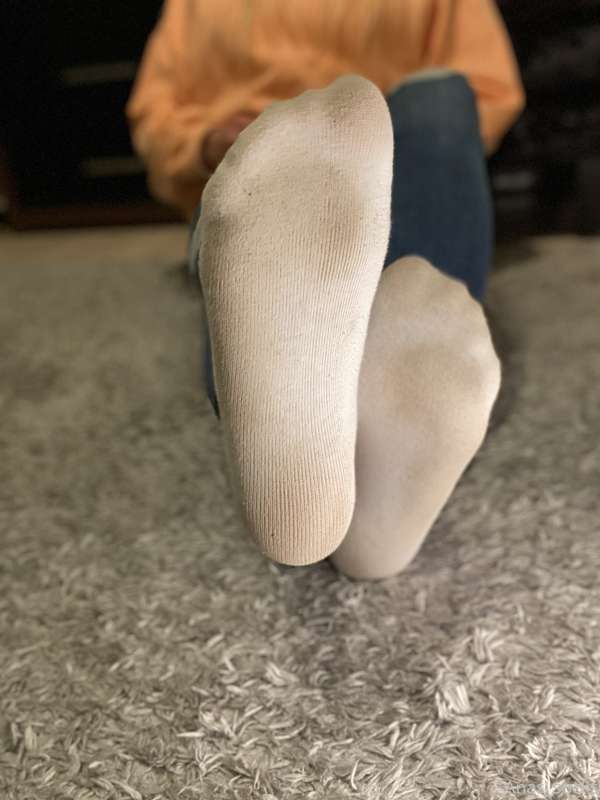 Dirty 🧦 That’s what you deserve!