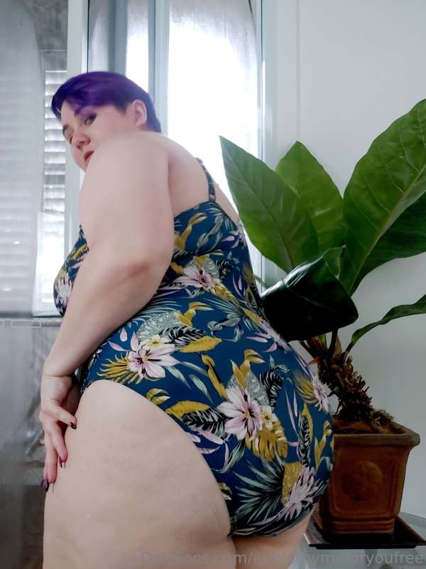 To much booty to handle? 