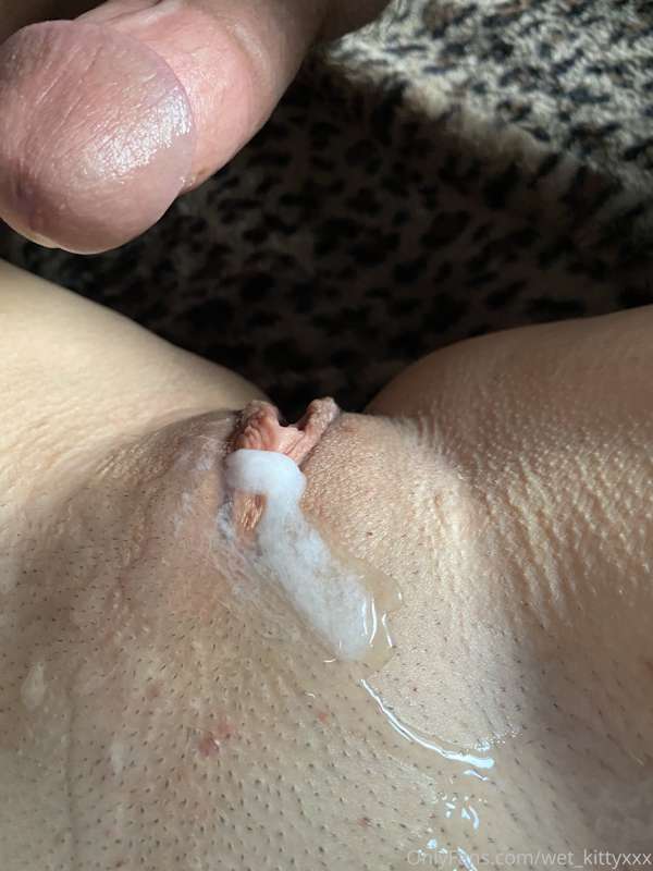 cummyyy pussy 😍 1