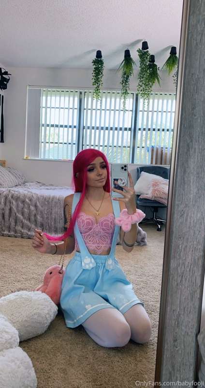 Some pics from this photo set 🍭🌩 pt. 1 18