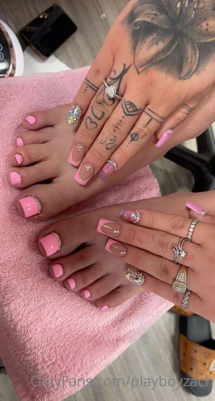 who wanna suck em?😋