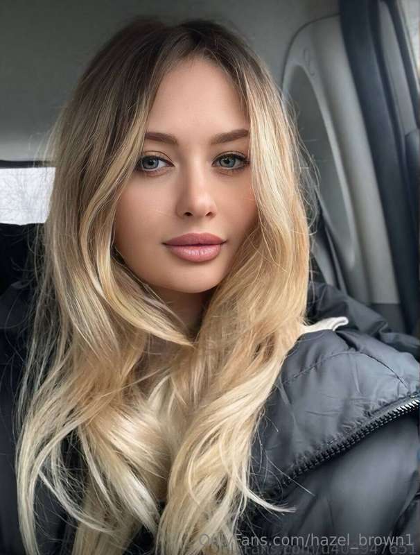 Just a friendly Ukrainian girl ➡️ 💋 @nnut_ella spreading lov..