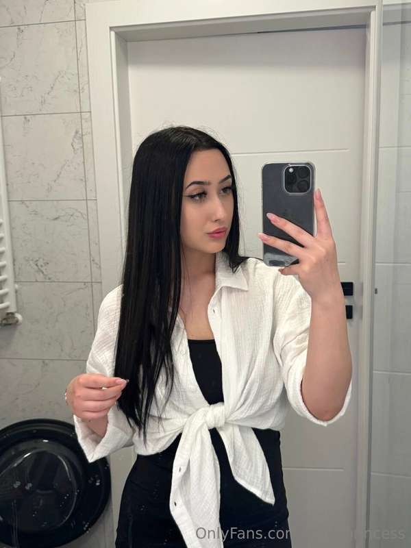 What's your dirtiest fantasy about me and my body? 🤭🔞