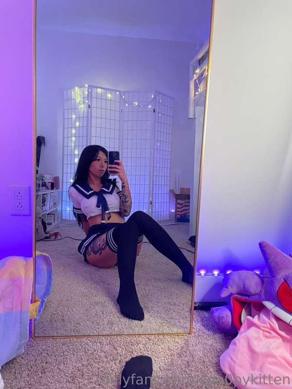 GIRL NEXT DOOR 🚪