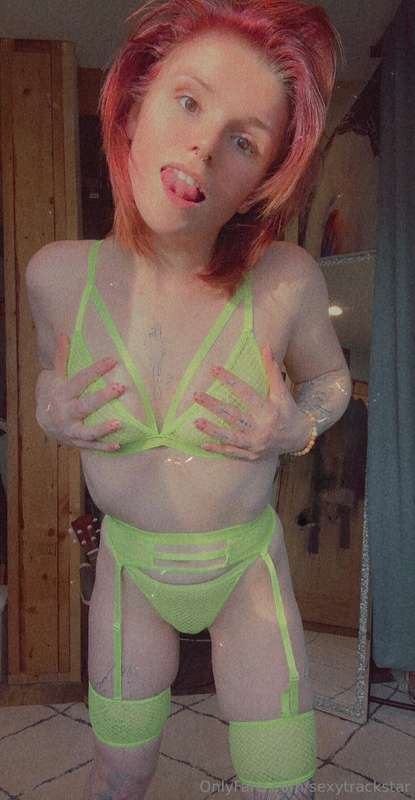 I wanna feel your hands on my body like I feel the sunshine .. 3