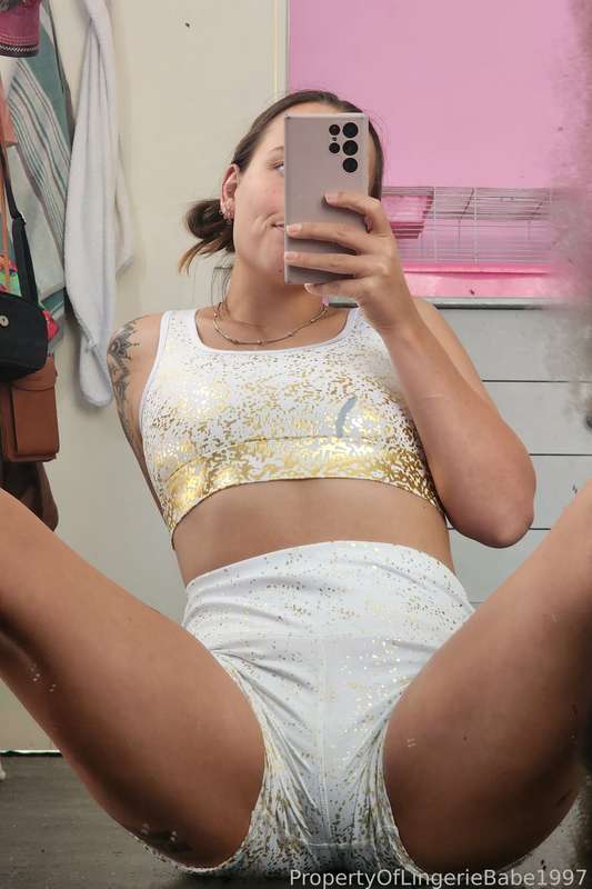 Lingeriebabe1997 - Fansly - 11 Jan, 2025 4