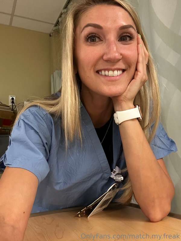 Nothin’ like a girl in scrubs… 👩🏼‍⚕️🩺💉🩻🩸