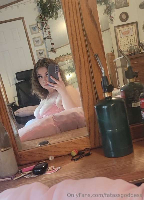 Fatassgoddess - Onlyfans - 28 Feb, 2025
