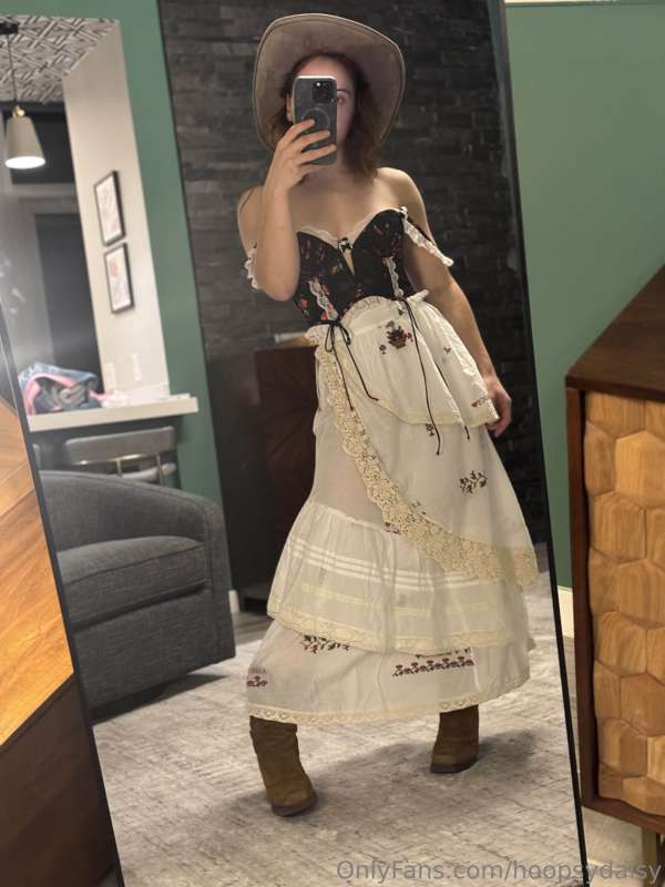 One of the rare times I wore something long 🥰🥰🥰