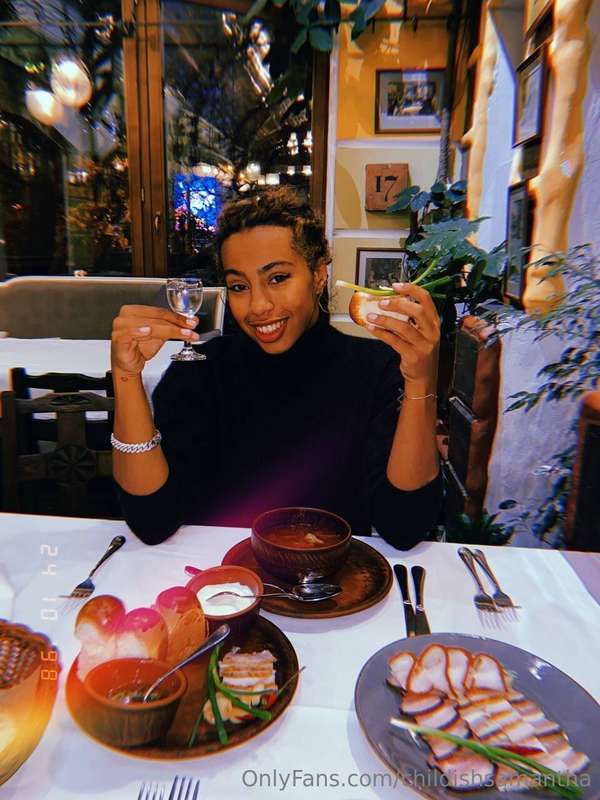 My perfect date😅 5