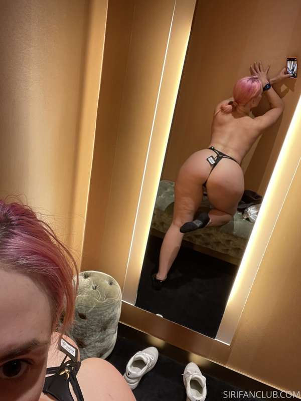Tried on some lingerie today 🐈‍⬛☺️ 2