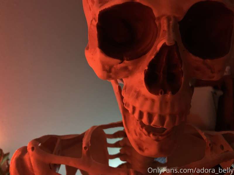 Post ‘skeleton fucking’ photos. Skele-Tony needed some pics .. 1