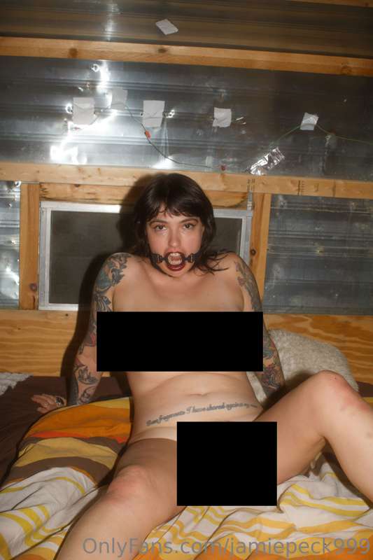 New upstate photo set! I got very slutty in a camper for you.. 1