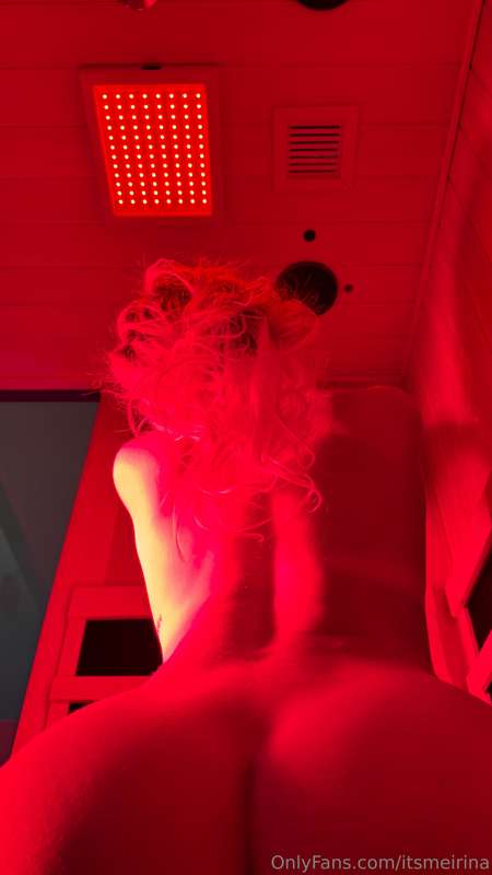 Red room mood 