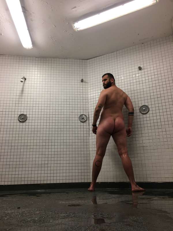 i guess you could say that i love showers. 1