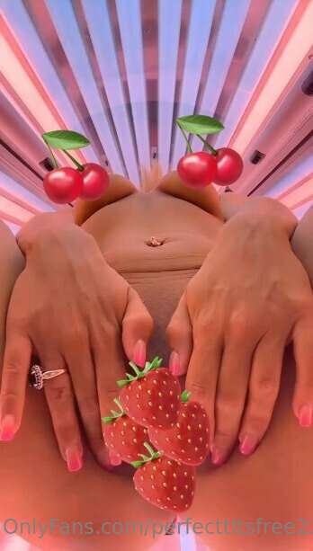 Good morning 😃! I have some fruit for you to eat off my tigh..