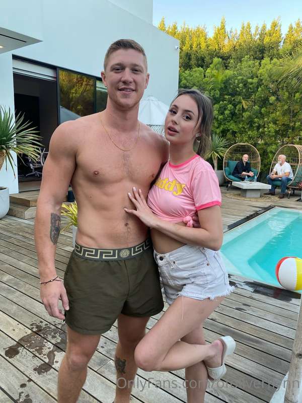 want to see me have some fun with @royalwednesday 😉 dm me