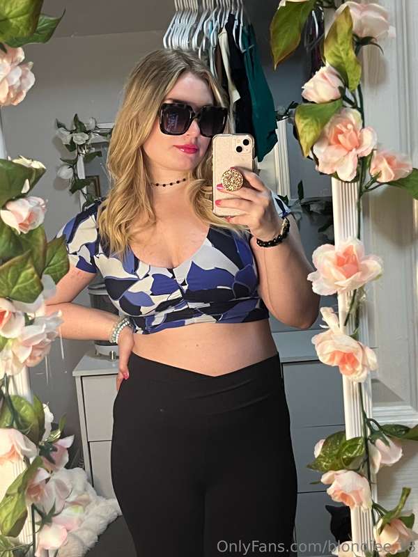 Here’s today’s OOTD! Decided to wear something comfy today h.. 1