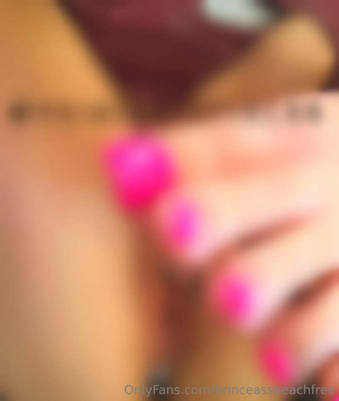 I need my pussy filled up😩 any takers ?