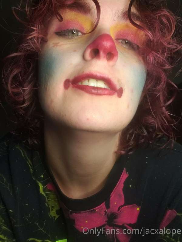 Thinking about making some #clown content Are hashtags even .. 4