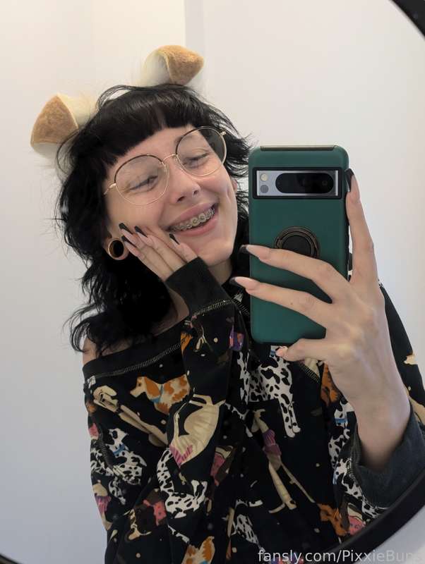Pixxiebuns - Fansly - 25 Oct, 2024 2