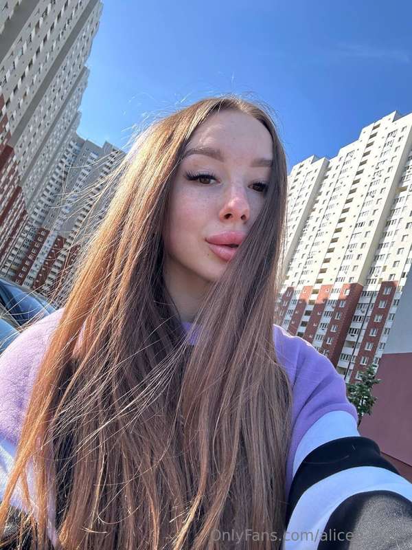 😈I was wondering what you do for fun on your walk?🤤