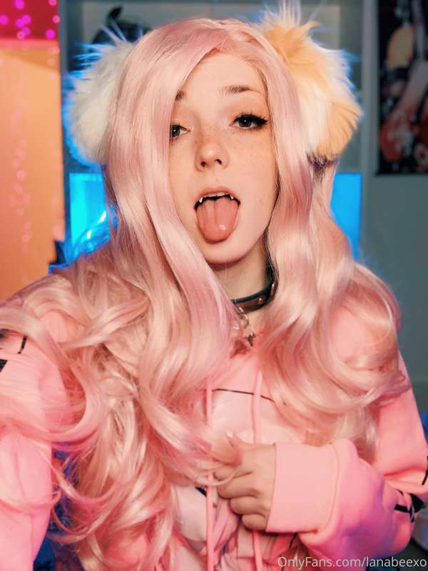 I’m just a stoned horny little slut puppy... I wanna be bred..