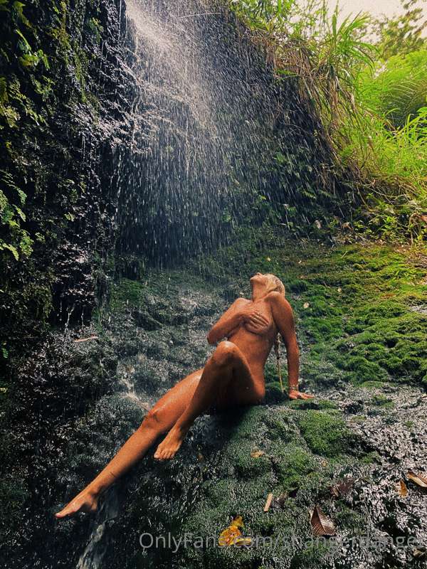 FULL **UNCENSORED** CONTENT ONLY AVILABLE ON BRITT'S PAGE >>..