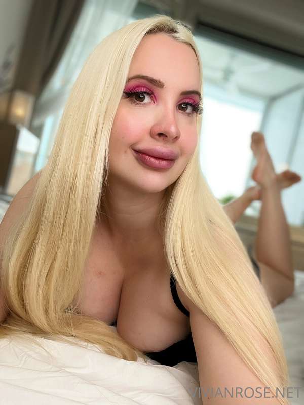 Watch me get naughty on my VIP Onlyfans @vivianroseofficial ..